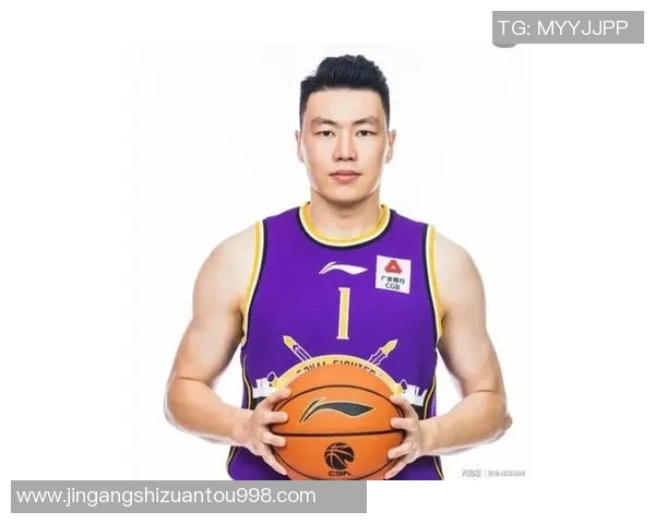 李根：从篮球场上的拼搏到人生舞台的蜕变与成长之路