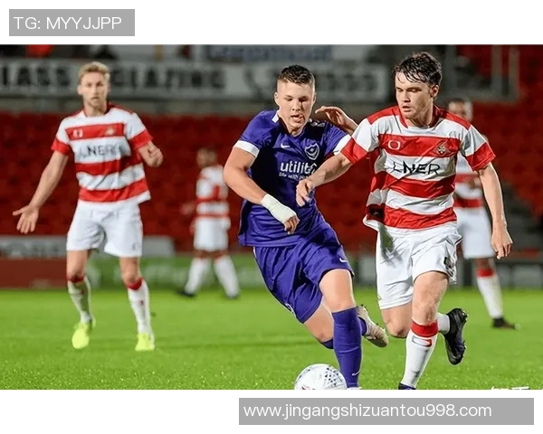 林肯城与罗瑟汉姆的激烈对决揭示英甲联赛的竞争魅力与球队实力较量